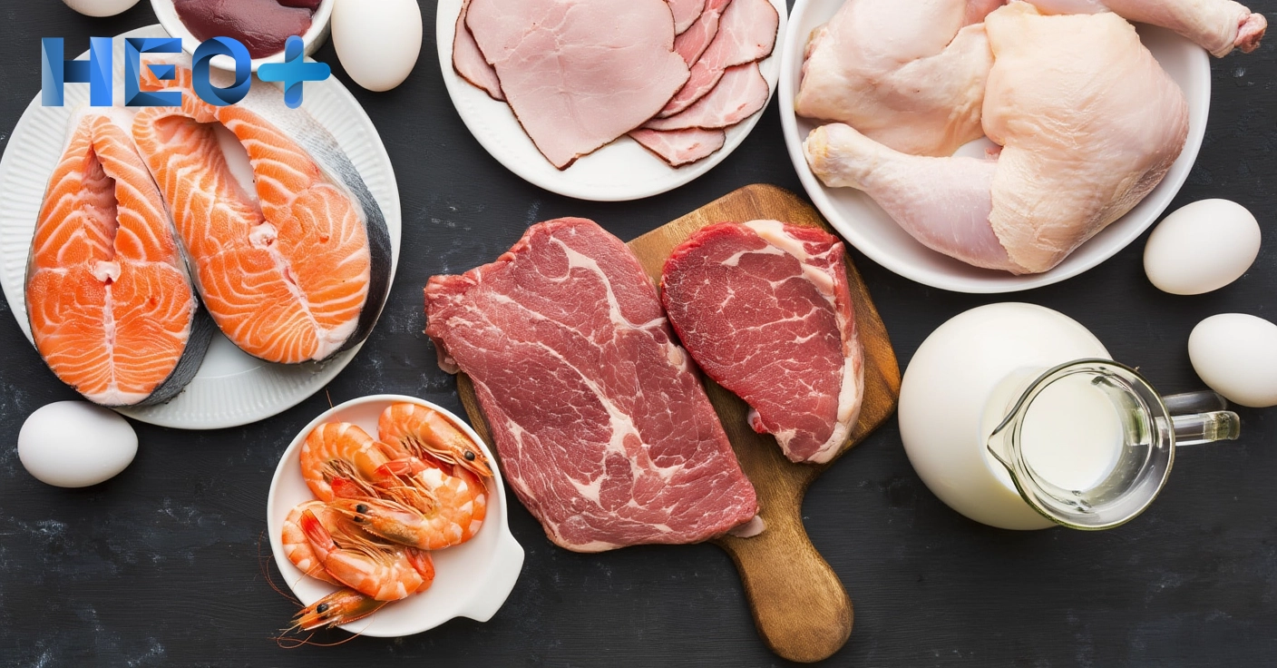 Много еды на столе