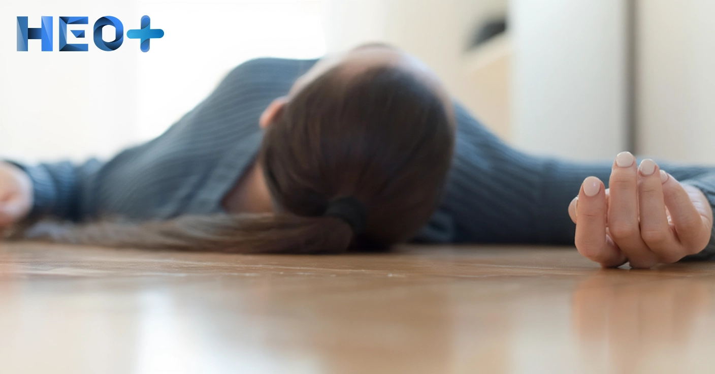 Девушка с приступом эпилепсии