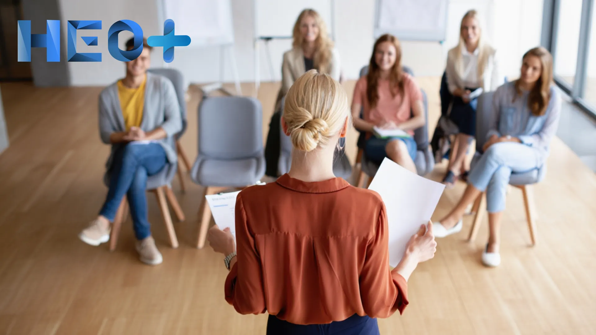 Люди на групповой терапии