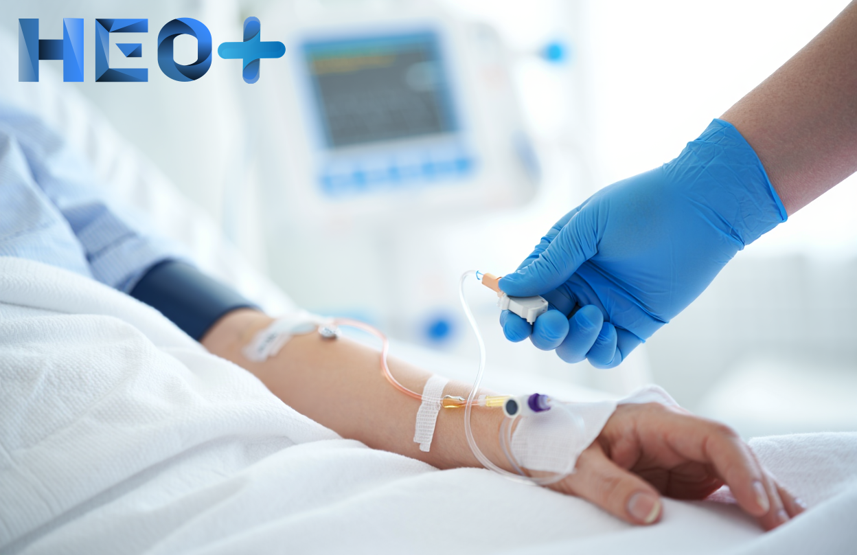 Катетер капельницы в руке пациента